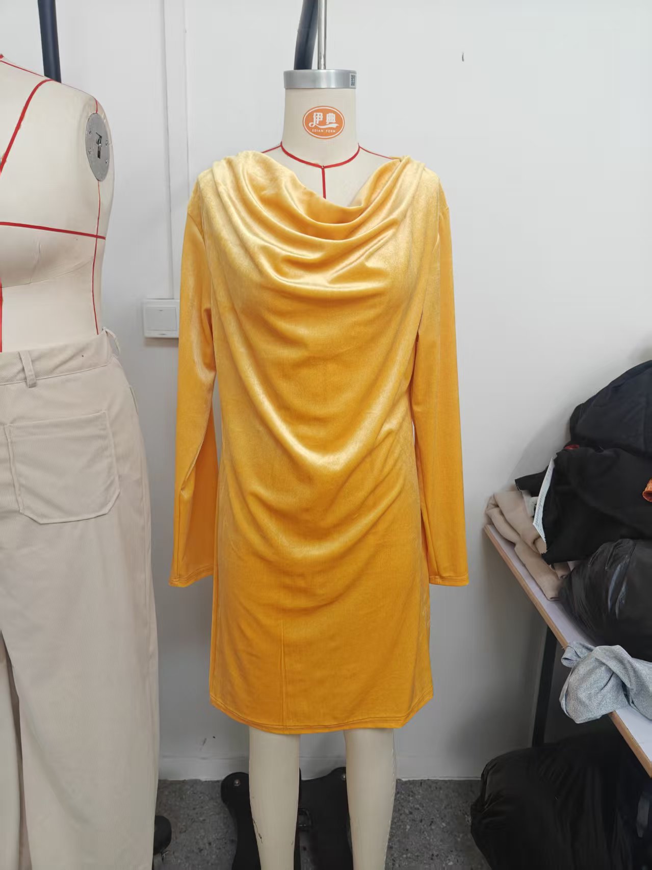 Moda Feminina Outono-Inverno 2 - Winter Clothing Colors 2026 avaliação e preço