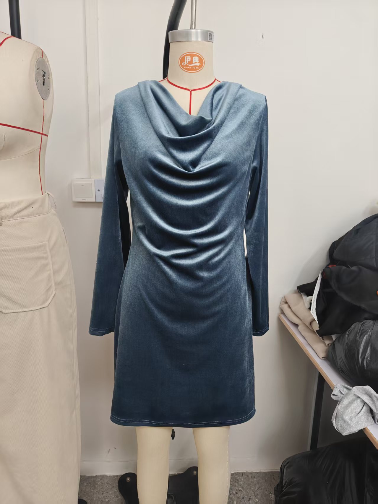 Moda Feminina Outono-Inverno 2 - Winter Clothing Colors 2026 avaliação e preço